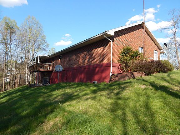 4th image of 15 Middle Hill Rd