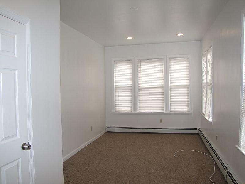 1st image of 81 Crawford St #1