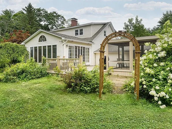 162 Hurricane Road, Keene, NH 03431