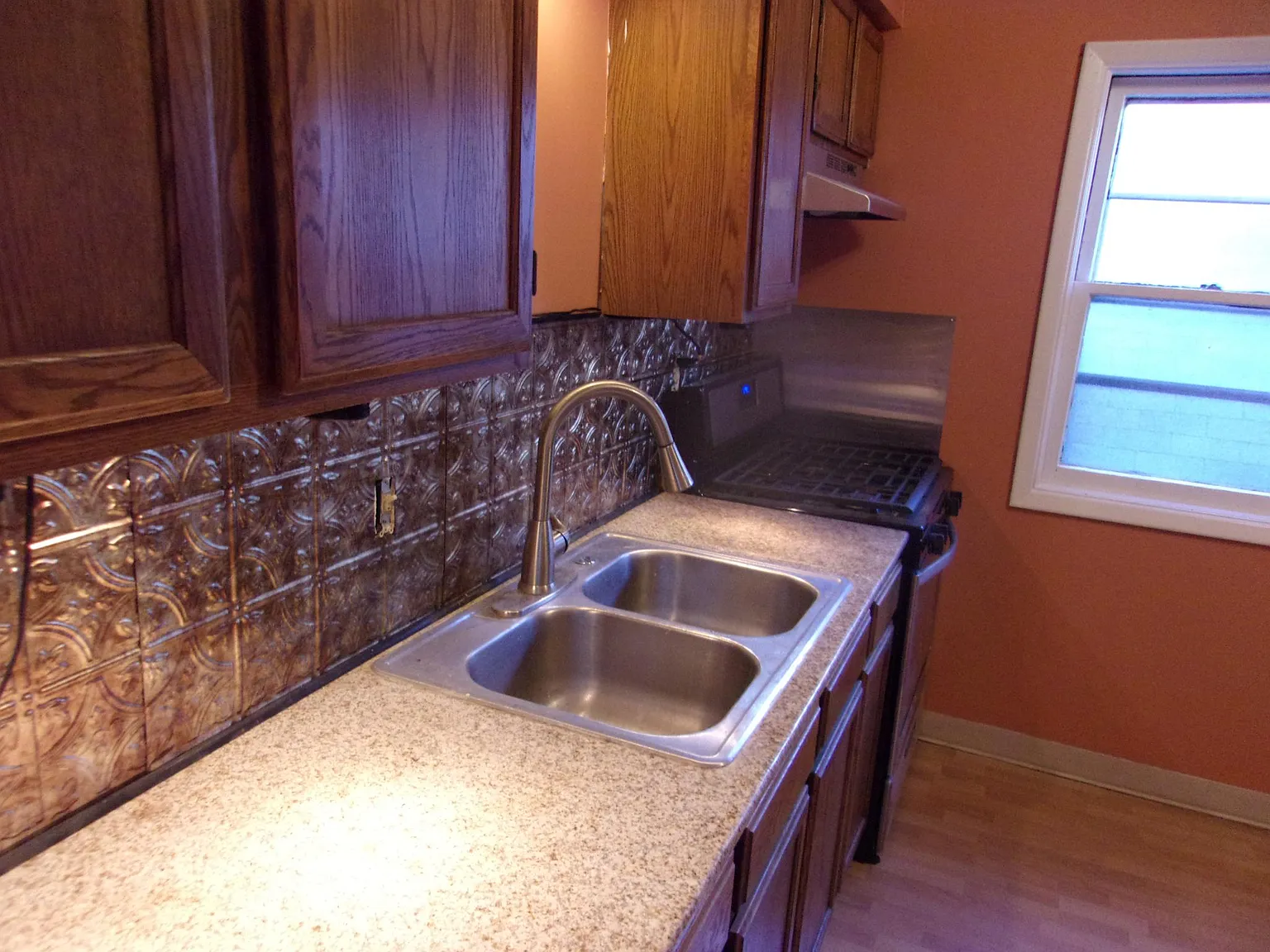 3 bed, 1200 sqft, $1,650 — Photo 3