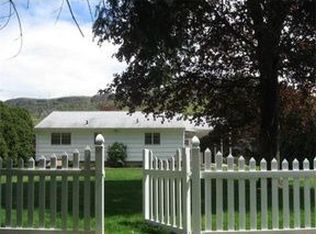 18 Brook St, Easthampton, MA 01027