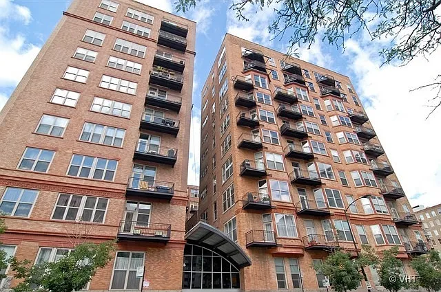 500 S Clinton St #513 — Photo 1