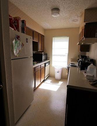 3rd image of 1002 Summer Court Cir APT D