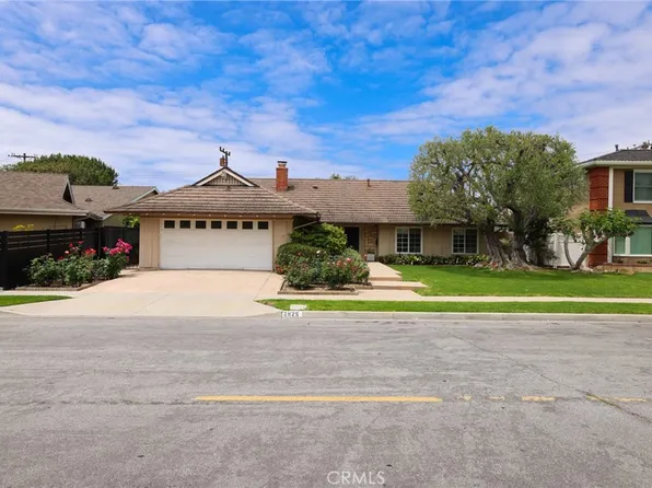 2825 Shantar Dr, Costa Mesa, CA 92626