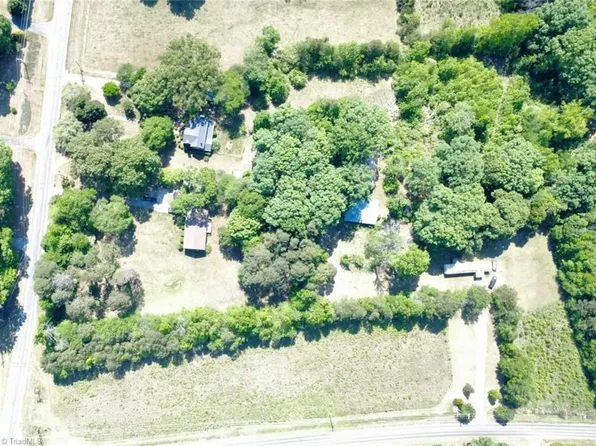 2844 Zoo Pkwy, Asheboro, NC 27205