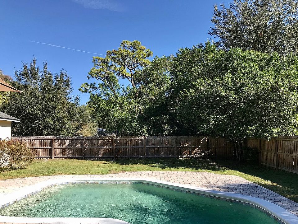 Pool & Yard