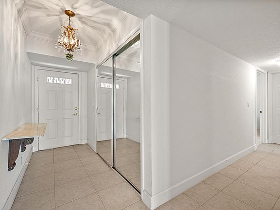 4th image of 10507 SE Terrapin Place #E-202