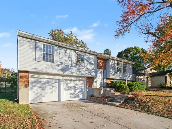 5 Carriage Hill Dr, Erlanger, KY 41018