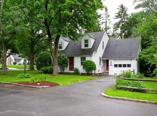 90 Pilgrim Rd, Springfield, MA 01118