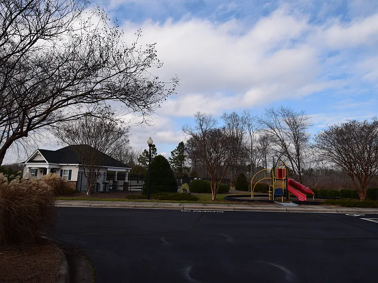 136 Penry Ln — Photo 30