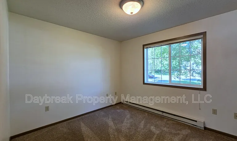 317 16th St S #5 — Photo 12