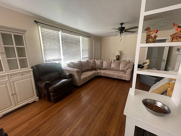 4th image of 369 Carrollton Ave