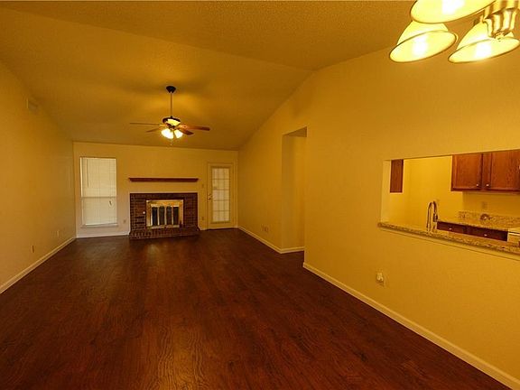 5th image of 1838 Alonsdale Dr