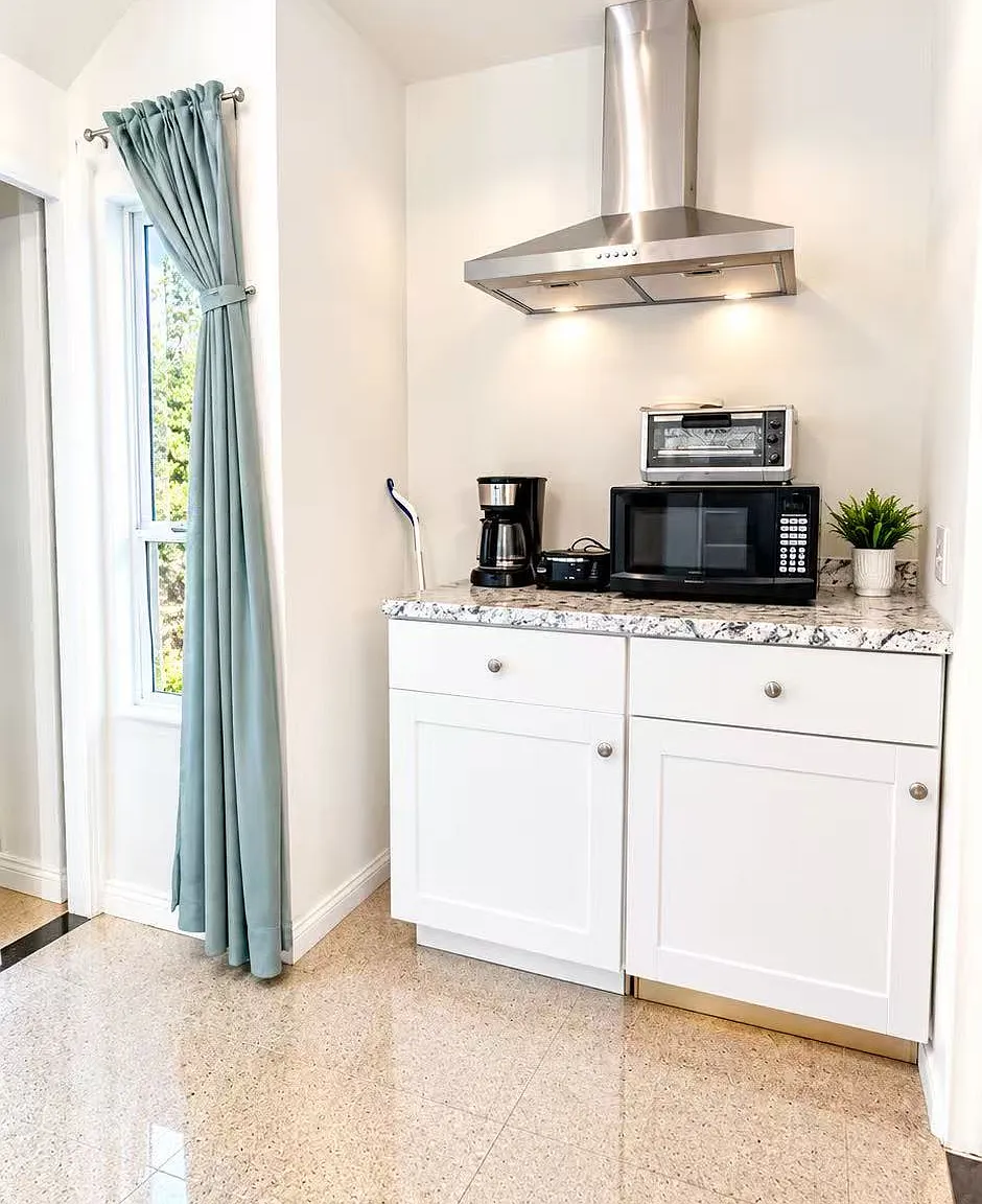 Studio, 435 sqft, $1,450 — Photo 3