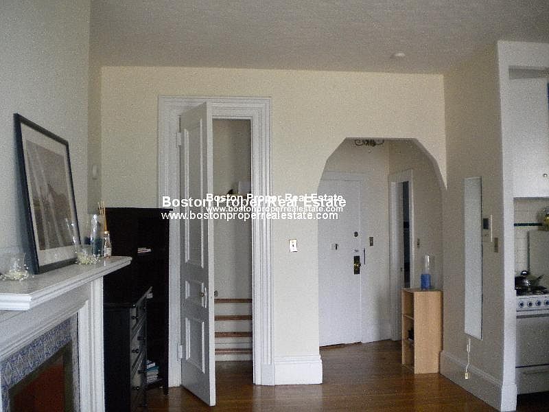 2nd image of 312 Beacon St #8C
