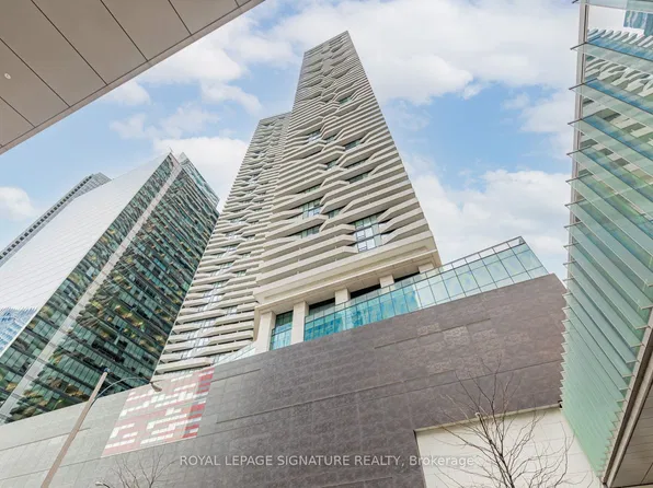 88 Harbour St, Toronto, ON