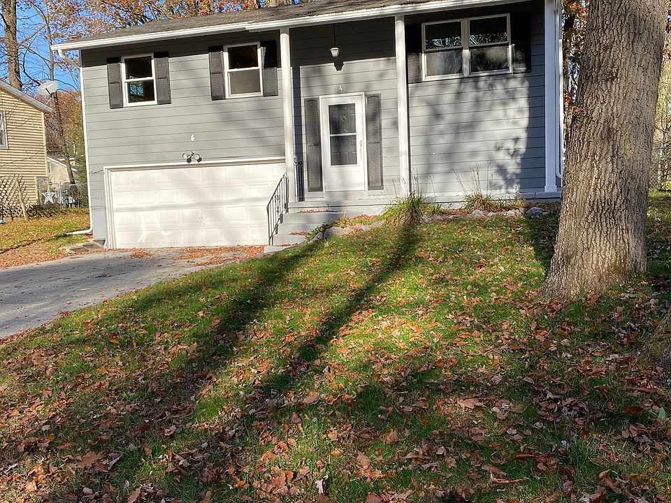 1st image of 4 Heather Ln