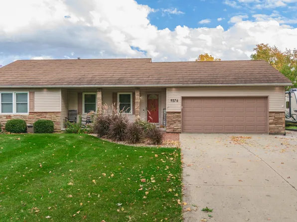 9376 Regal Ct, Bloomington, IL 61705