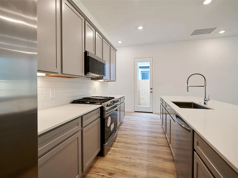 665 Royal Arch Dr — Photo 14