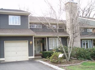 4 Mission Hills Rd, Annandale, NJ 08801