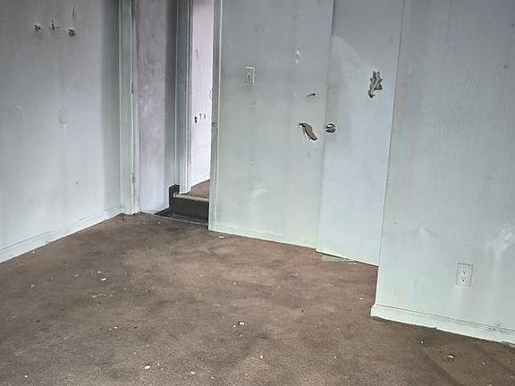 2nd image of 2424 Etting St