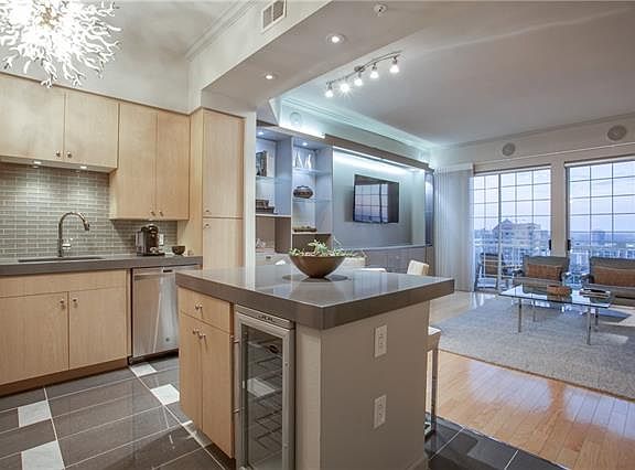 2nd image of 3225 Turtle Creek Blvd APT 1516