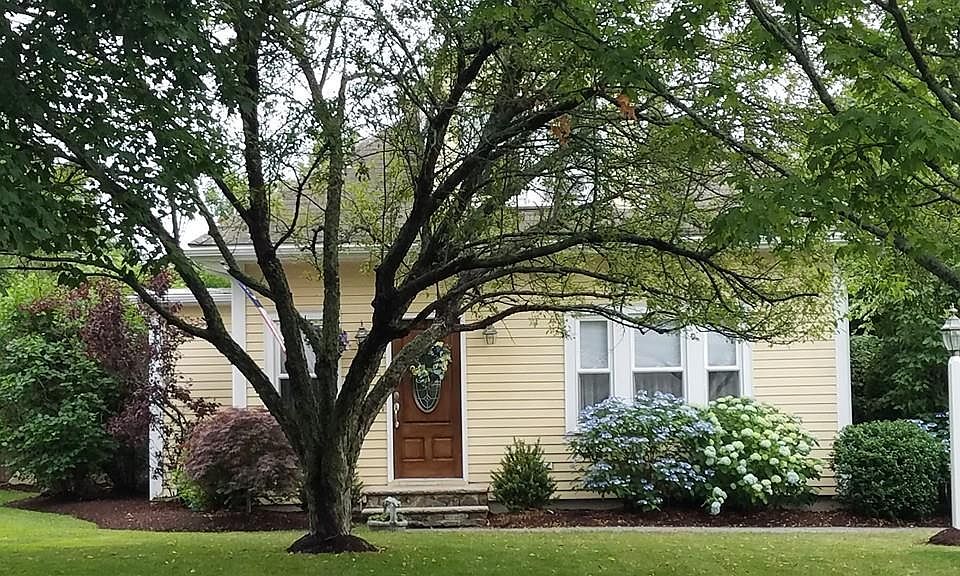 1st image of 104 Margin St