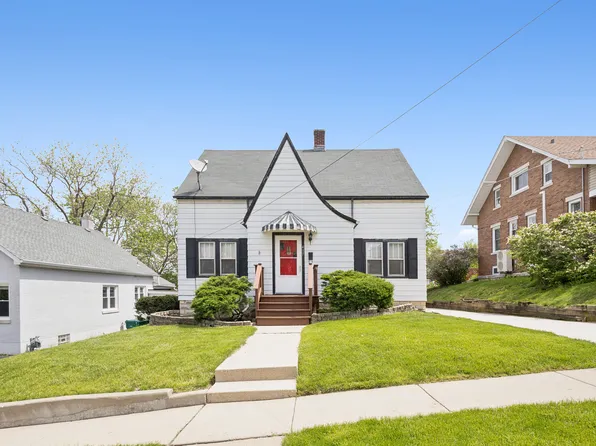 417 Holmes St, Lemont, IL 60439