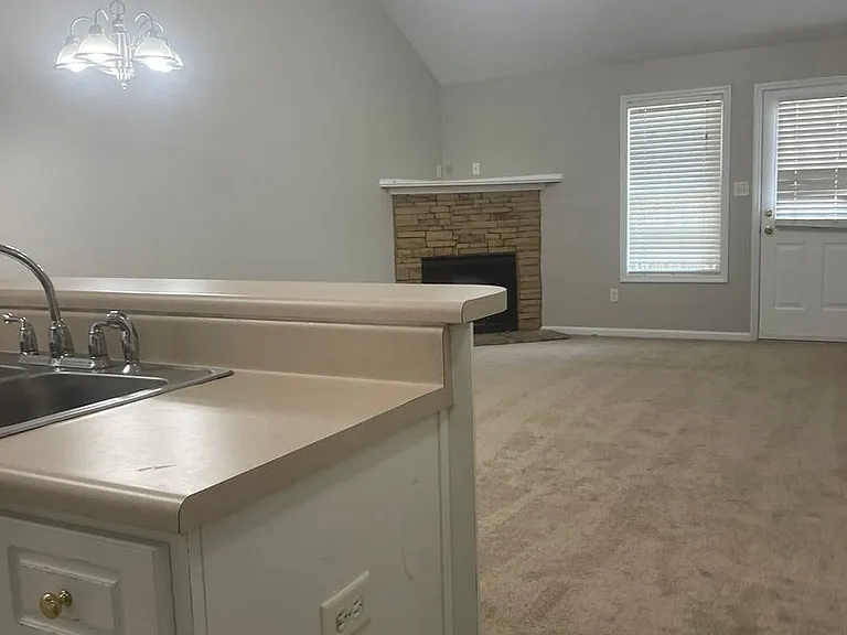 449 Northrop Pl — Photo 5