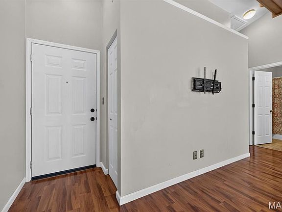 4th image of 904 Sugar Lake Ct Unit 7