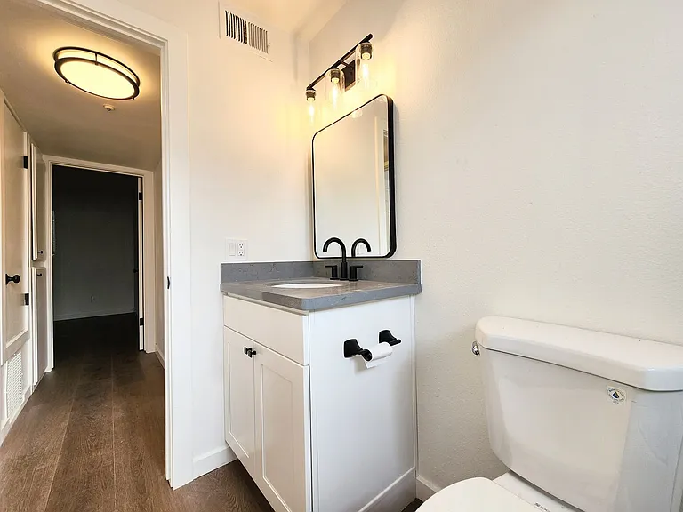 2437 Bethards Dr — Photo 13