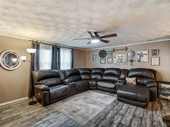 4th image of 102 Waldwick Farm Cir