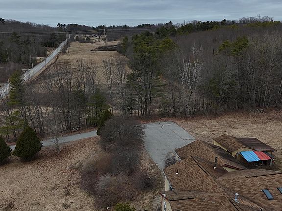 5th image of 128 Pinewoods Road