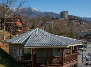 145 W Holly Ridge Rd, Gatlinburg, TN 37738