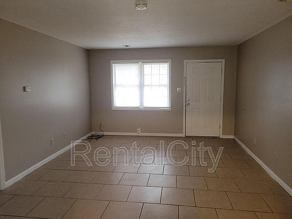 2nd image of 115 Frankie Dr Unit B
