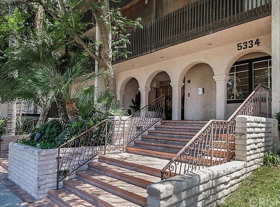 2nd image of 5334 Lindley Ave Unit 305