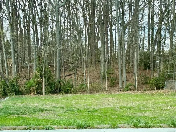 4487 Maple Dr, Acworth, GA 30101