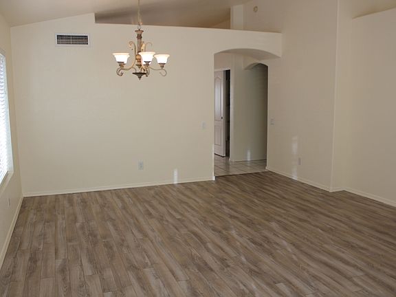 Dining Room - Hardwood floor