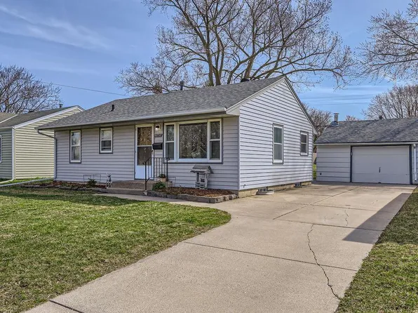 4757 Chatham Rd NE, Columbia Heights, MN 55421