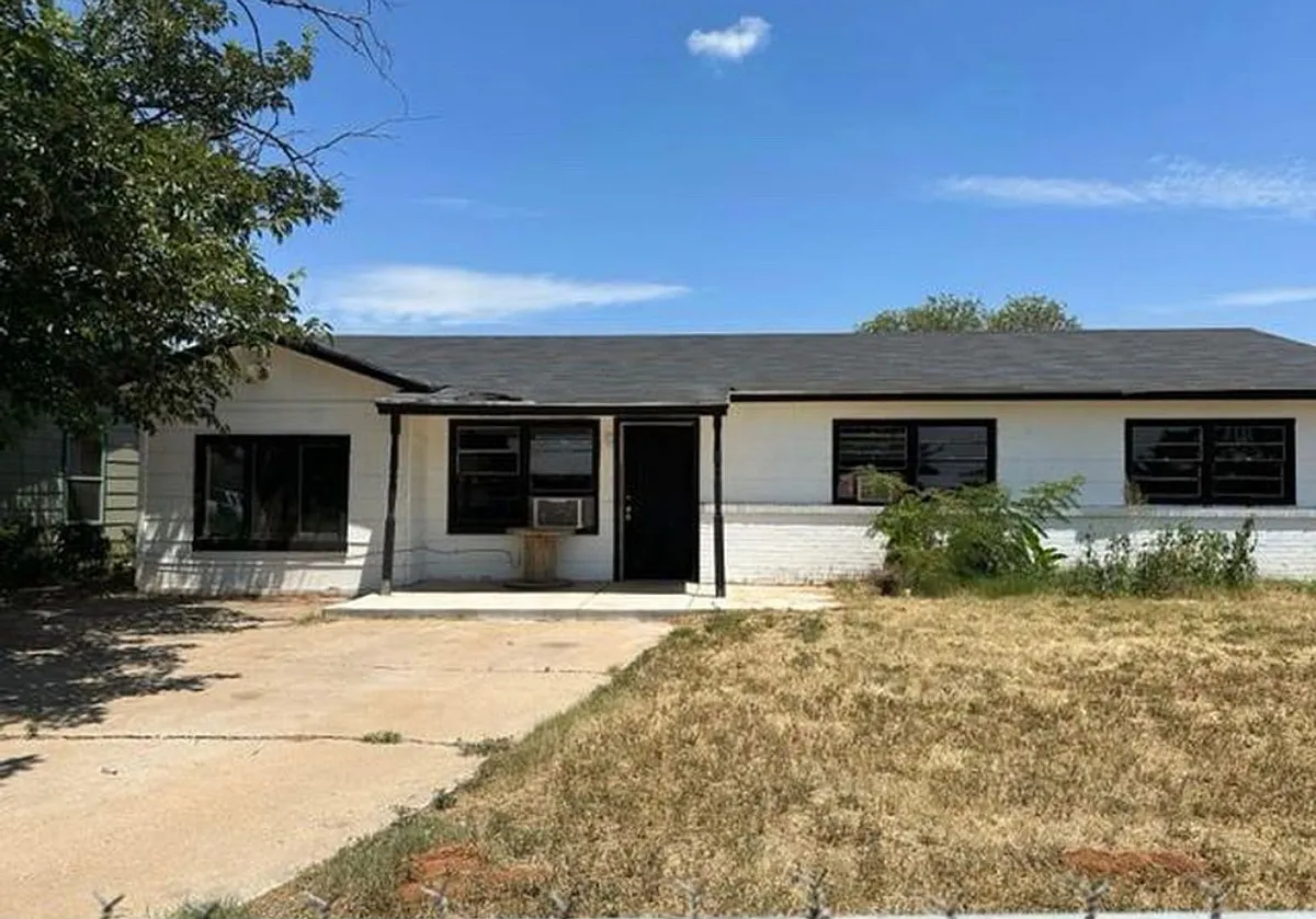 Building Photo - 3305 E Colgate St