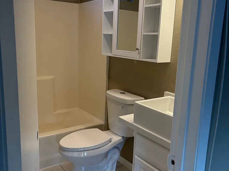 412 W B St #B — Photo 4