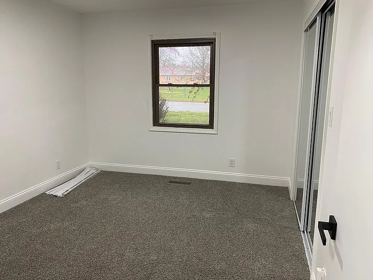 1329 E Snider St — Photo 25