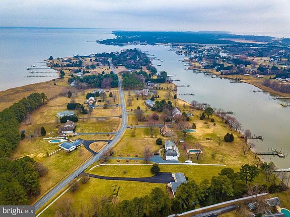 2nd image of 208 Shipping Creek Dr