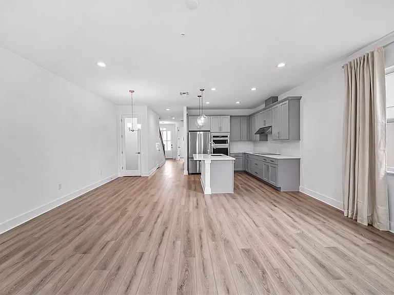 1856 Crowncrest Dr — Photo 19