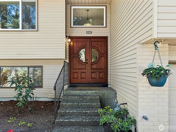 4th image of 2622 169th Street SE