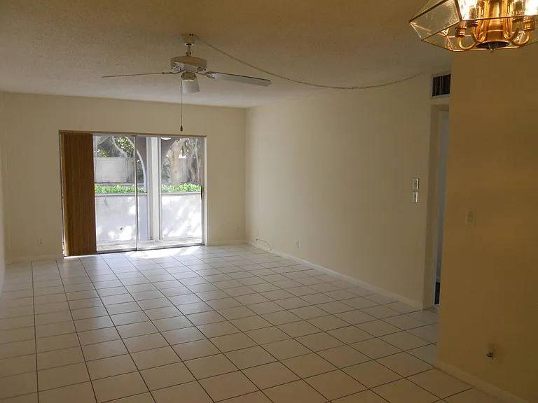 250 NE 20th St #123S — Photo 13