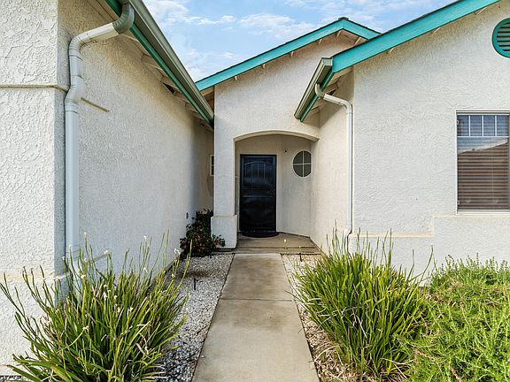 5th image of 722 W Marilyn Court