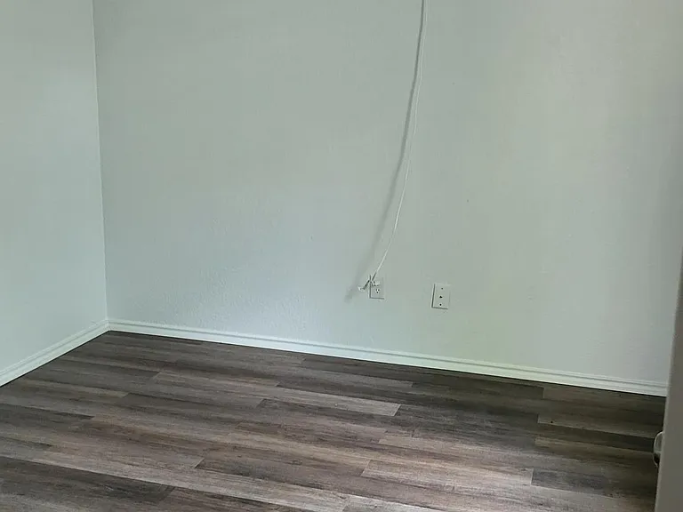 608 Vermont St — Photo 9