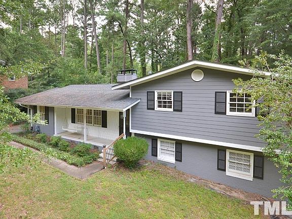 2nd image of 18 Winthrop Ct