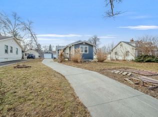 2406 36th St, Des Moines, IA 50310